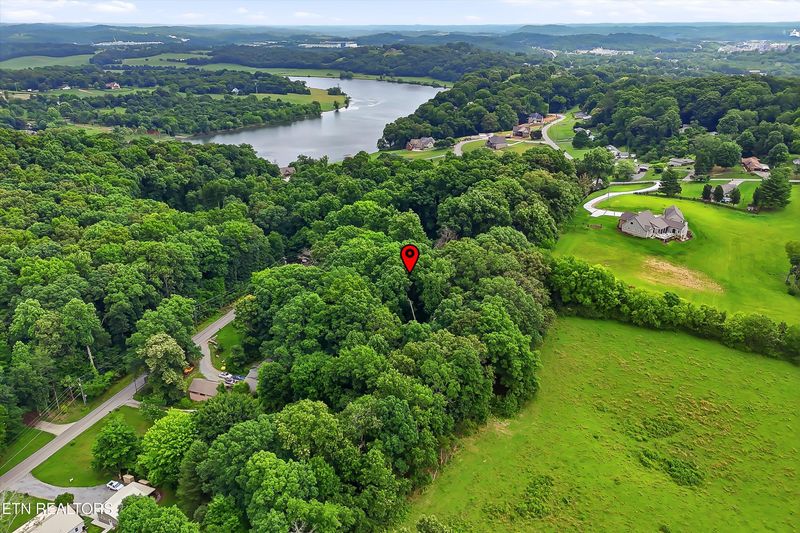 639 River Rd, Loudon, TN 37774