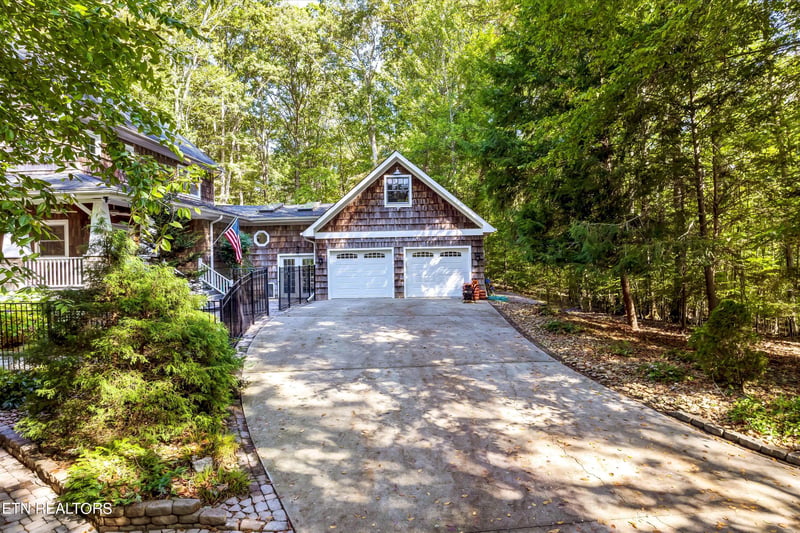 64 Chestnut Dr, Norris, TN 37828