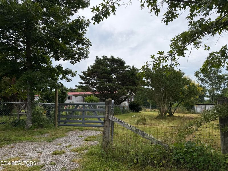 64 Coppett Rd, Crossville, TN 38572