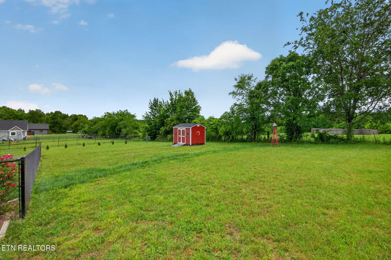 64 Perry Creek Dr, Crossville, TN 38572
