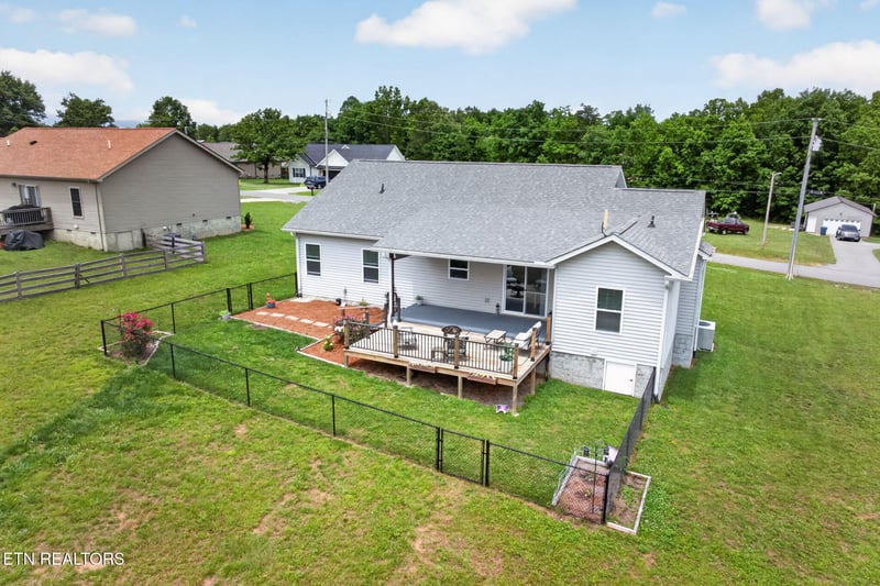 64 Perry Creek Dr, Crossville, TN 38572
