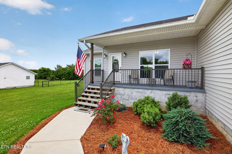 64 Perry Creek Dr, Crossville, TN 38572