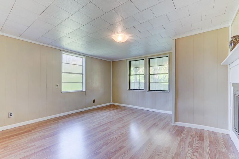 640 Hogskin Valley Rd, Washburn, TN 37888