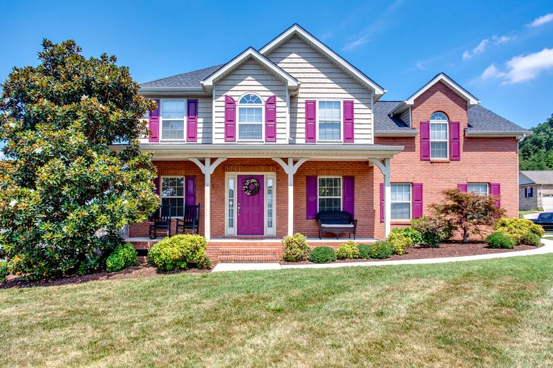 6403 Christian Springs Dr, Corryton, TN 37721