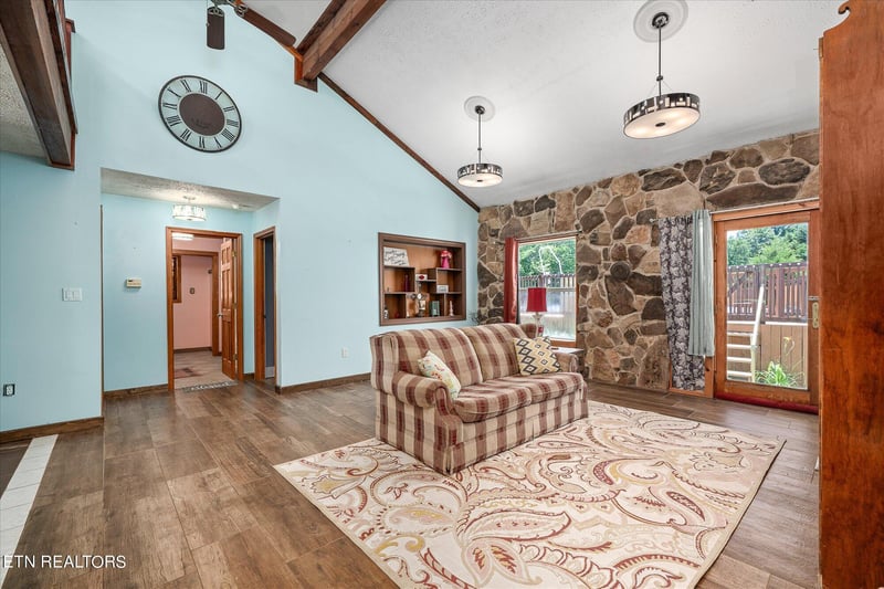 641 Island Ford Rd, Lancing, TN 37770
