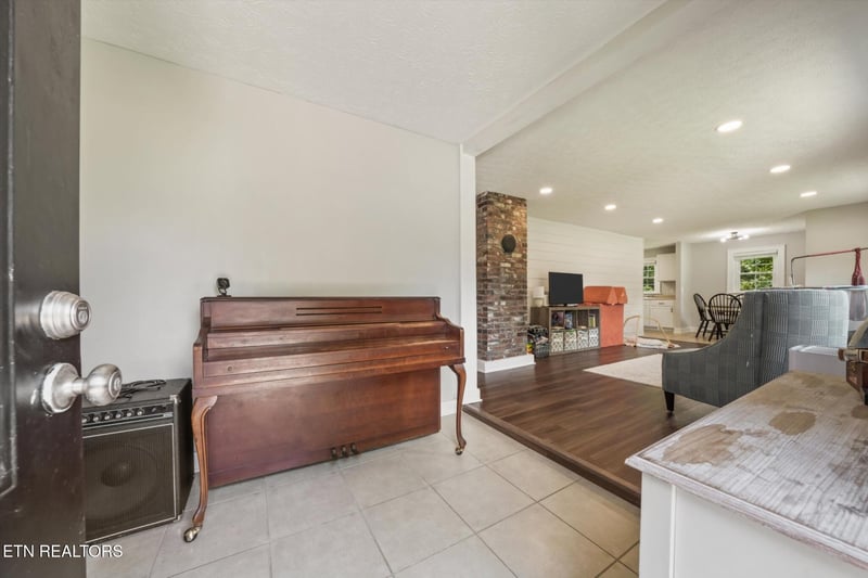 6411 Bob Varner Rd, Knoxville, TN 37918