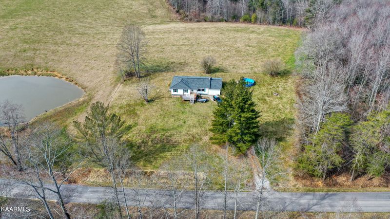 642 Ridge Rd, Lancing, TN 37770
