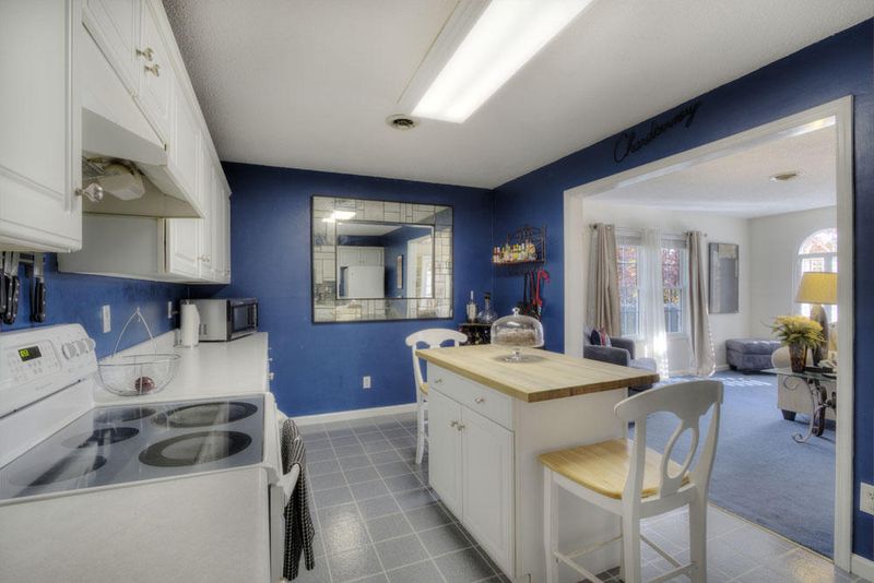 6420 Cadbury Dr, Knoxville, TN 37921