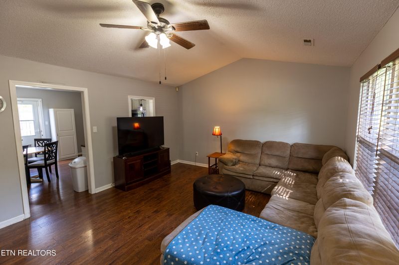 6424 Bob Varner Rd, Knoxville, TN 37918