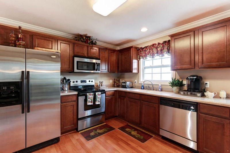 6428 Glen Eagle Ln, Knoxville, TN 37921