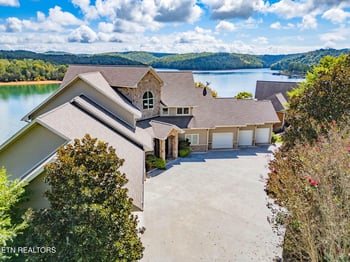 643 Crown Pointe Rd, Lafollette, TN 37766