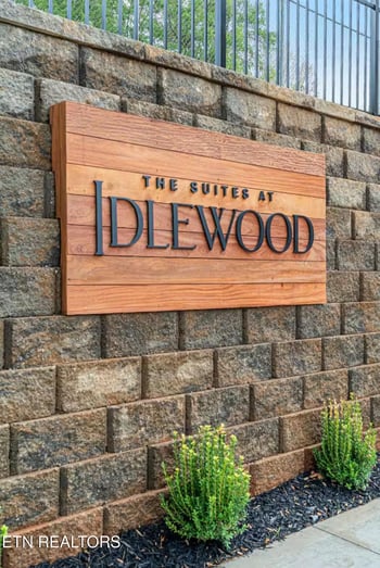643 Idlewood Ln, Knoxville, TN 37923