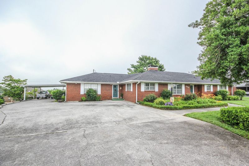 643 W Hunt Rd, Alcoa, TN 37701