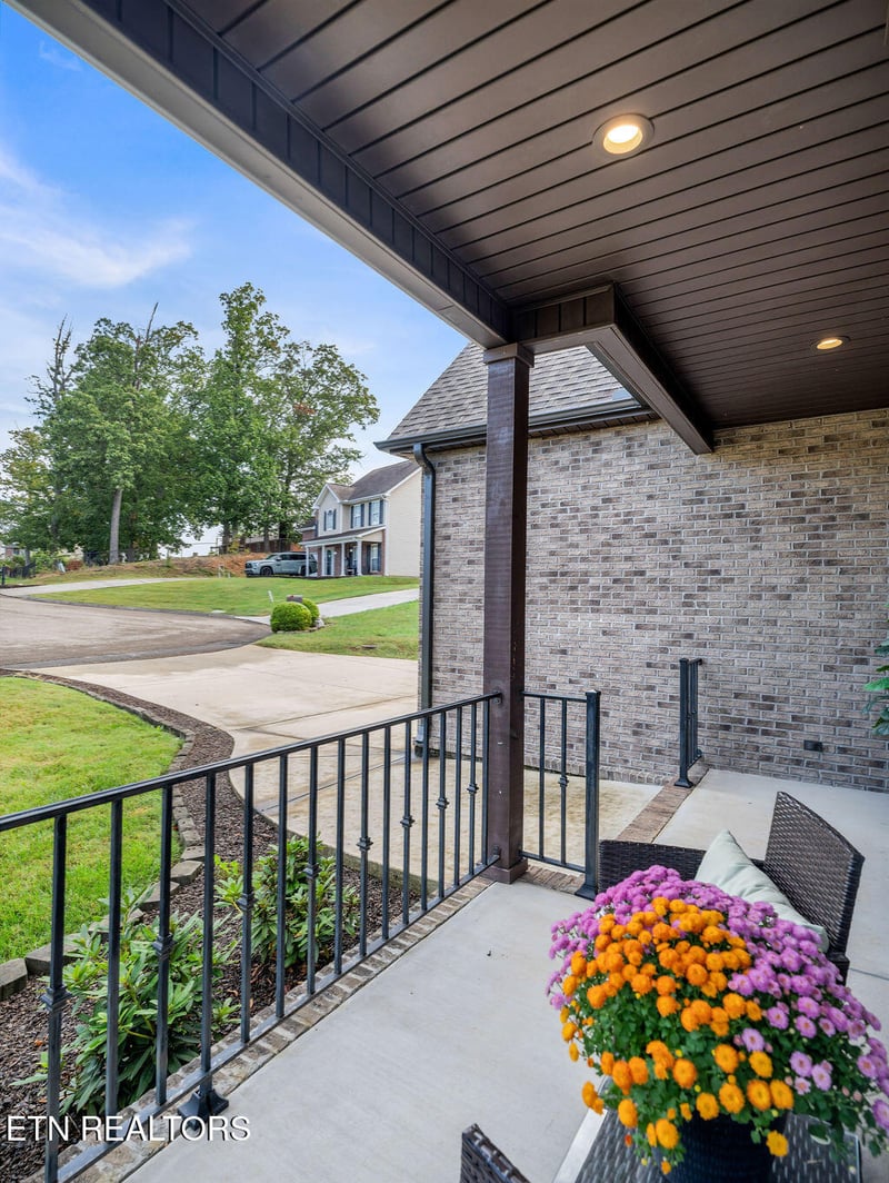 6436 Glen Eagle Ln, Knoxville, TN 37921