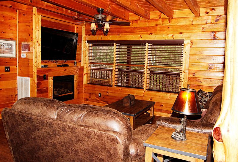 644 Chickasaw Gap Way, Pigeon Forge, TN 37863