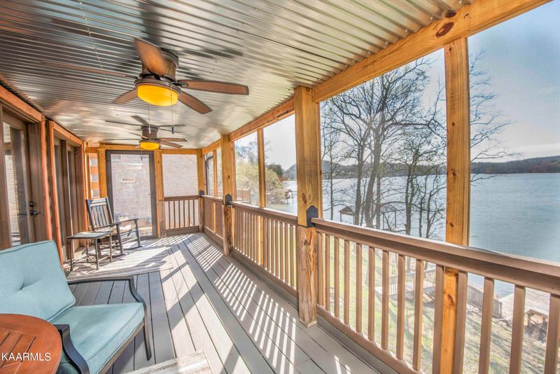 644 Emory River Rd, Harriman, TN 37748