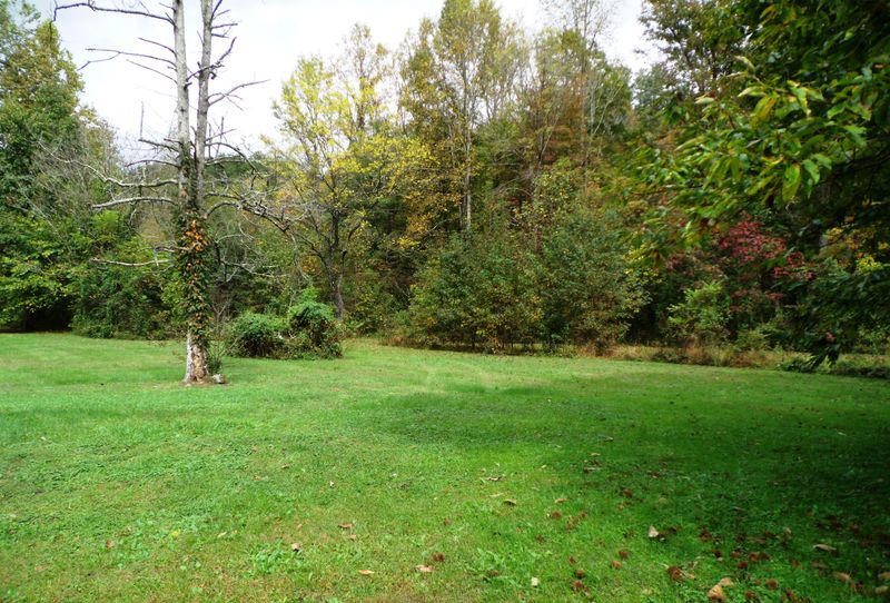 644 Rocky Flats Rd, Cosby, TN 37722