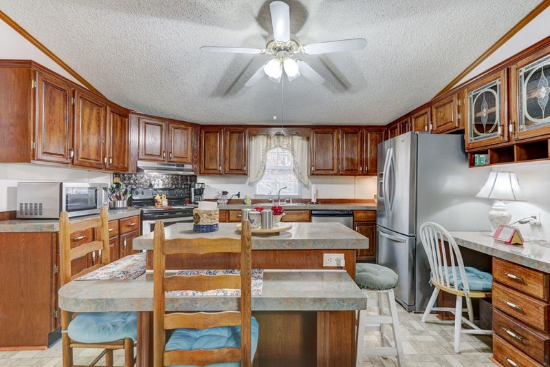 645 Apple Valley Rd, Sevierville, TN 37862