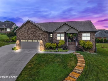 645 Berrywood Dr, Maryville, TN 37801