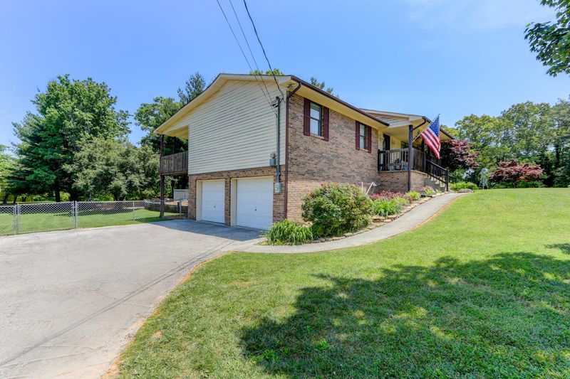 646 Crestview Ct, Seymour, TN 37865