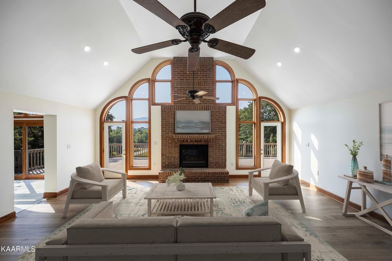 646 Dixon Farm Rd, Walland, TN 37886
