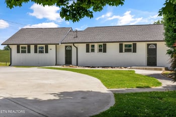 646 Glenlock Rd, Sweetwater, TN 37874