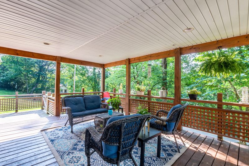 646 Hen Valley Rd, Oliver Springs, TN 37840