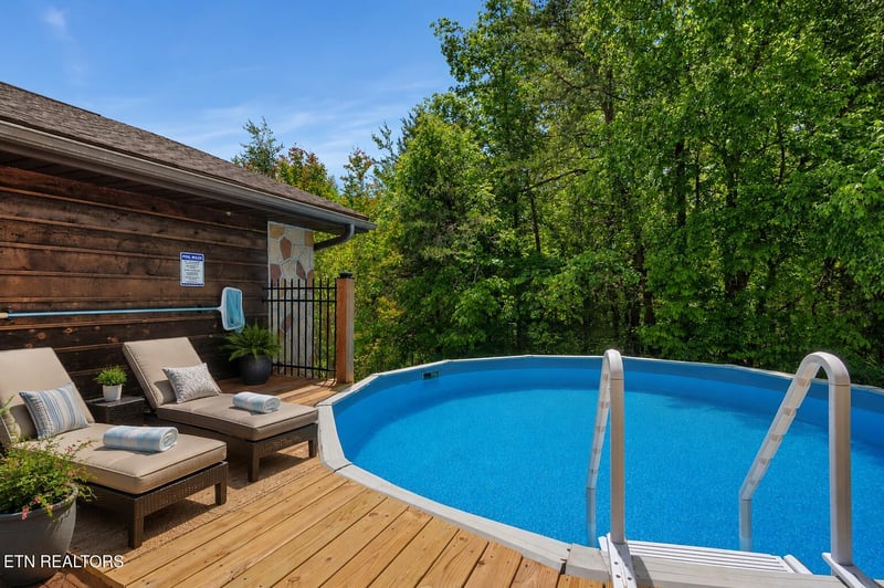 646 Parton Hollow Rd, Sevierville, TN 37876
