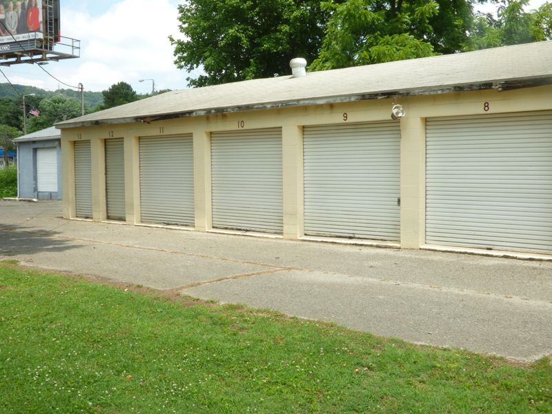 647 Elm Ave, Rockwood, TN 37854