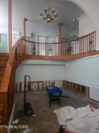 648 Butler Mill Rd, Oliver Springs, TN 37840