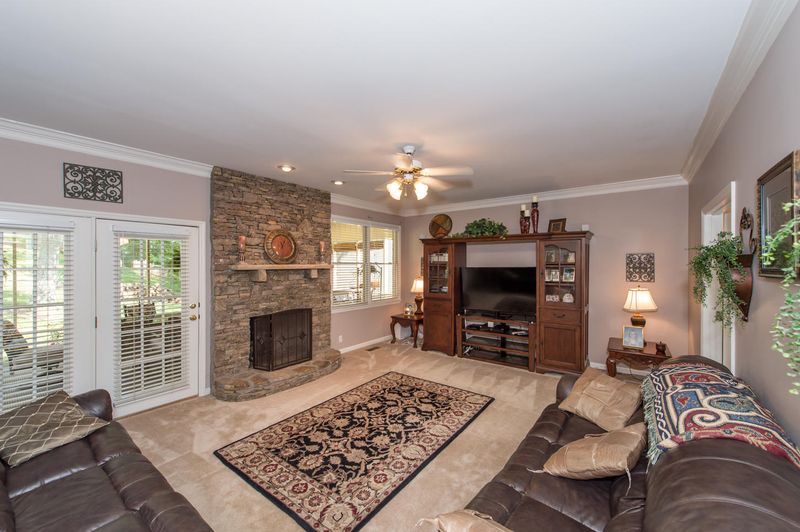 648 Tree Ridge Rd, Knoxville, TN 37922