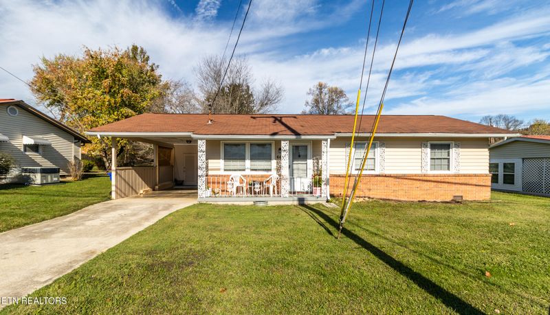 648 W Outer Dr, Oak Ridge, TN 37830
