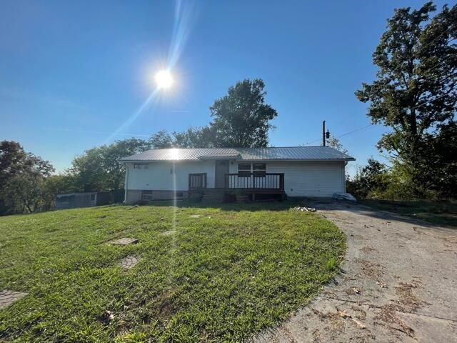 6492 Grimes Rd, Loudon, TN 37774