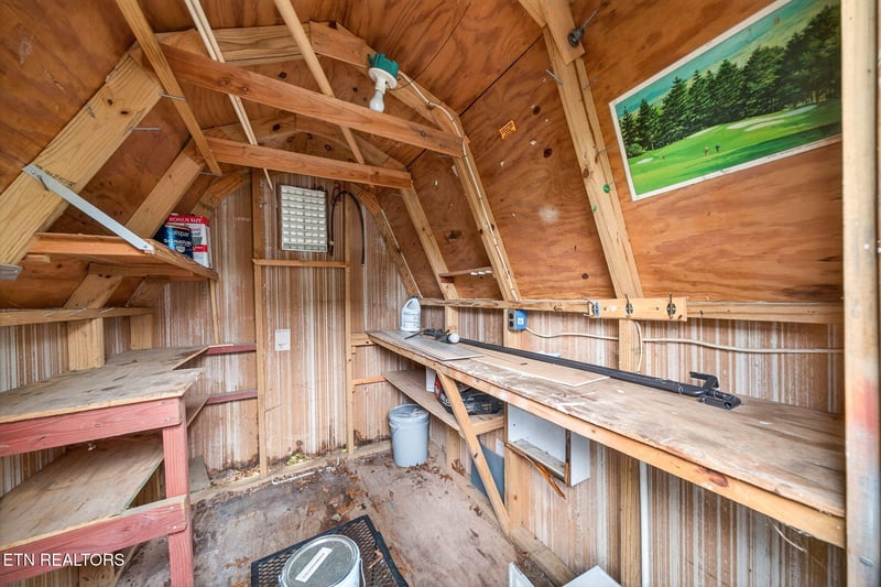 65 Seminole Rd, Crossville, TN 38572