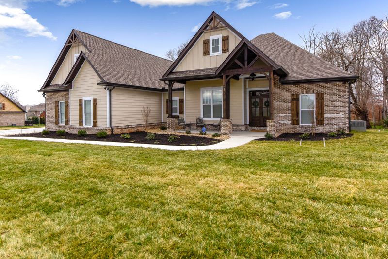 650 Karch Dr, Maryville, TN 37803