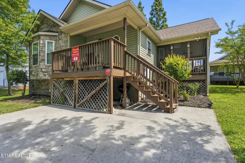 650 Lloyd Huskey Rd, Pigeon Forge, TN 37863