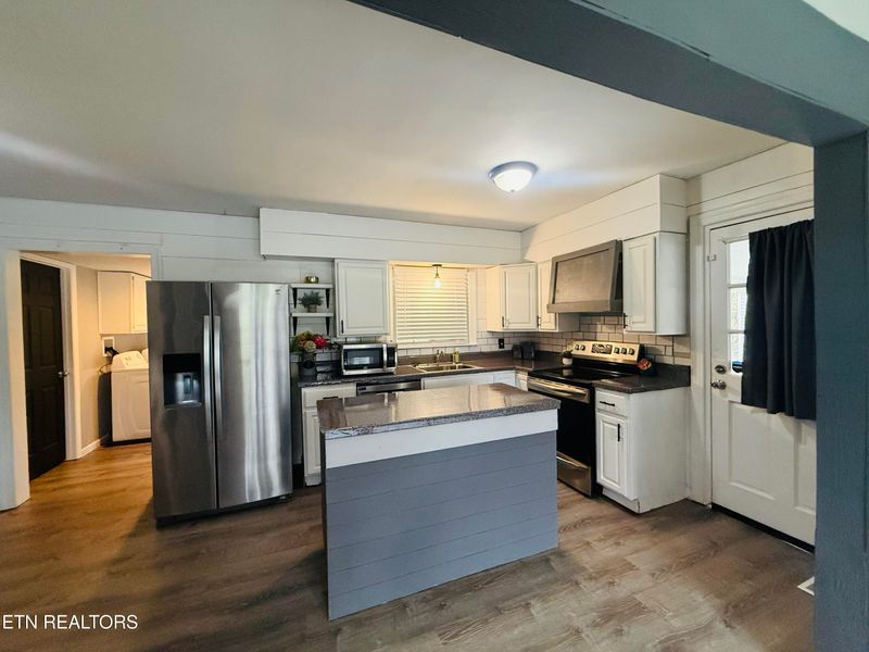 650 Robertsville Rd, Oak Ridge, TN 37830