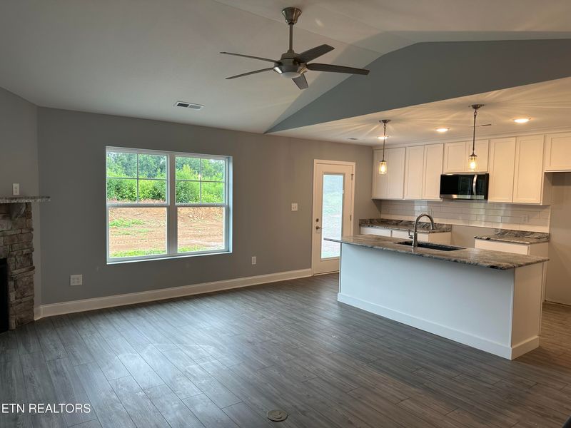 650 Snowflower Cir #28, Pigeon Forge, TN 37863