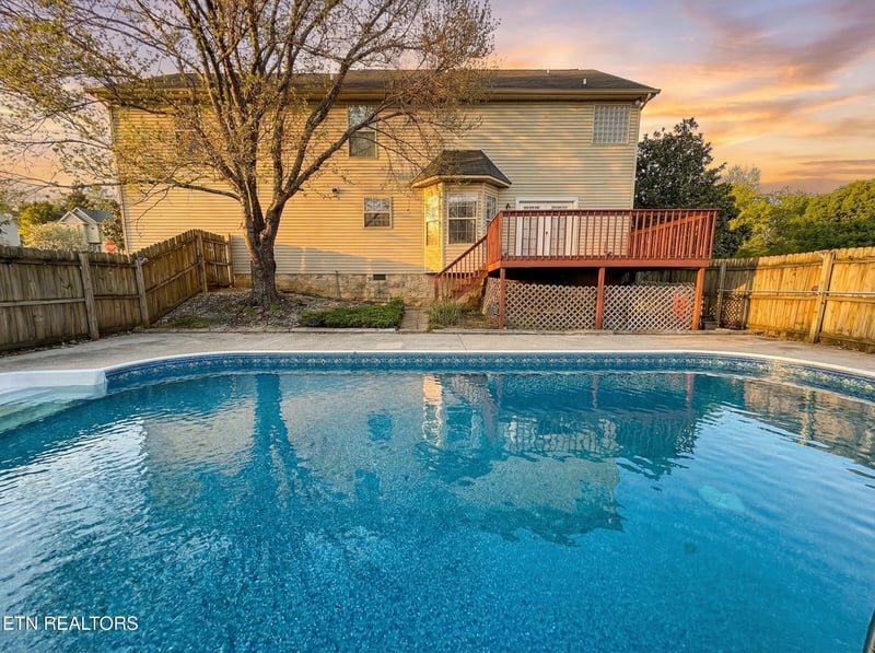 6500 Silver Fox Ln, Knoxville, TN 37909