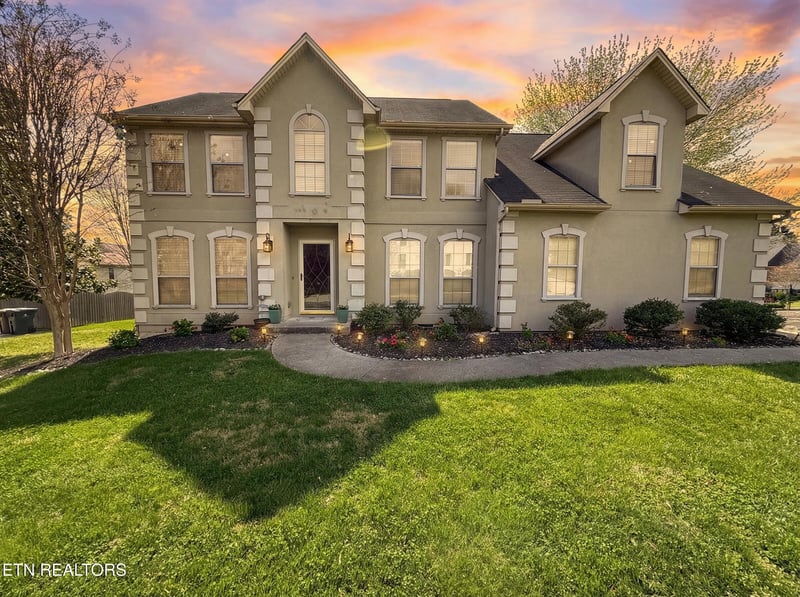 6500 Silver Fox Ln, Knoxville, TN 37909