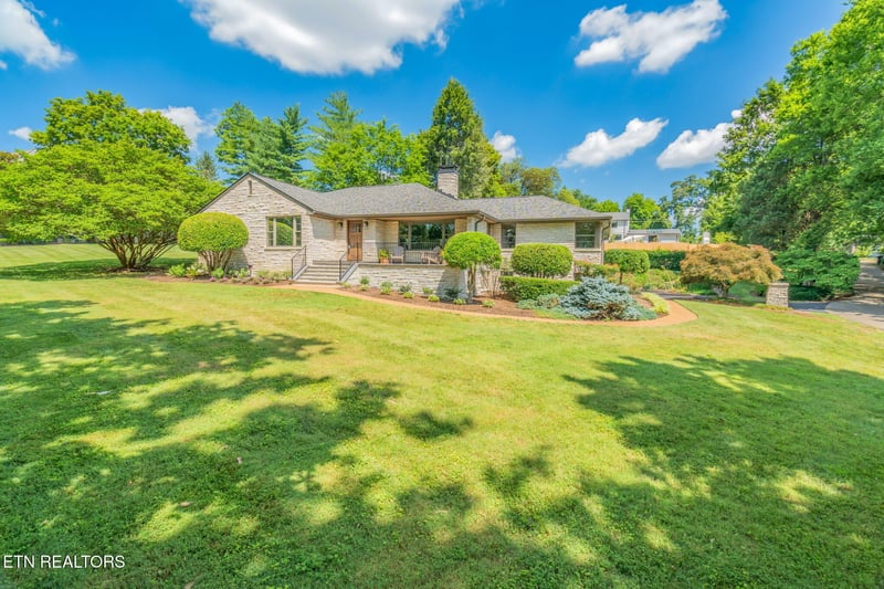6501 Sherwood Dr, Knoxville, TN 37919