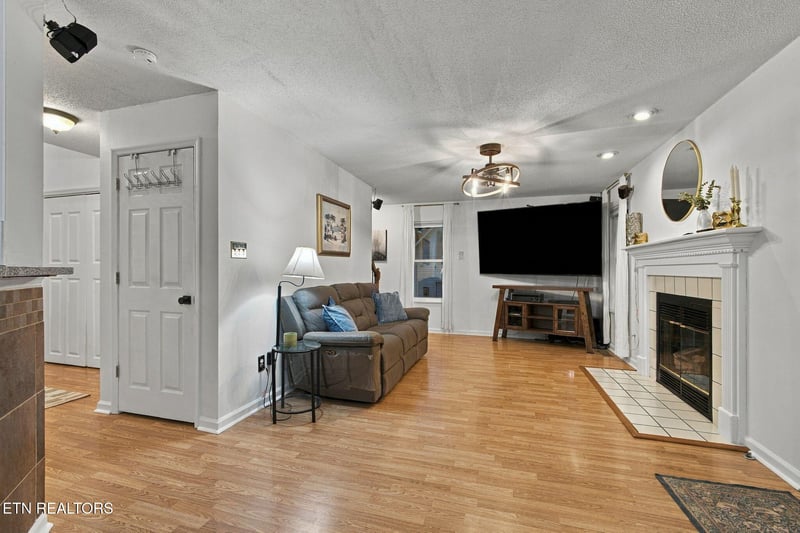 6504 Ridge Run Dr, Knoxville, TN 37921