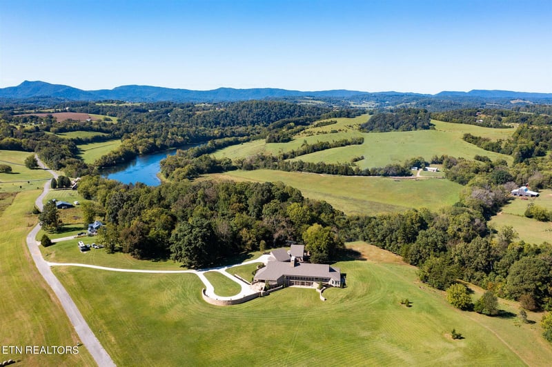 651 Cliff Top Rd, Blaine, TN 37709