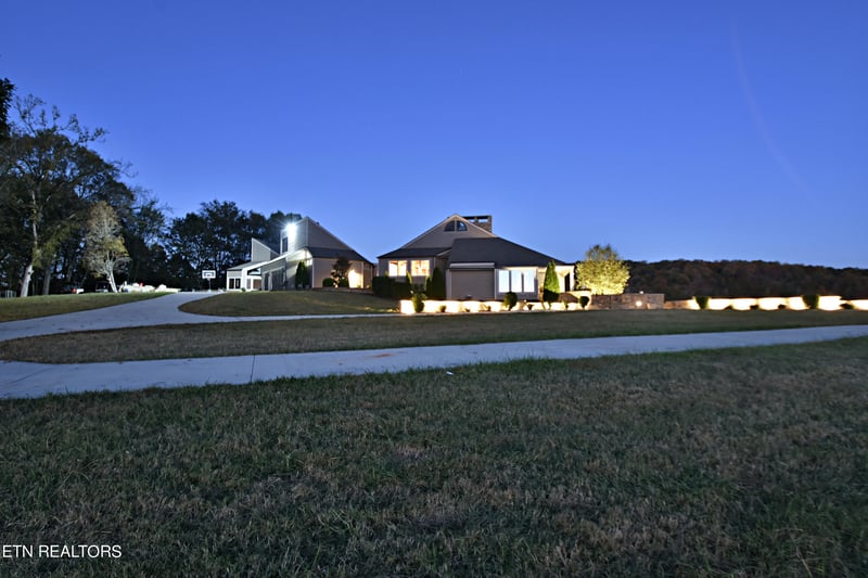 651 Cliff Top Rd, Blaine, TN 37709