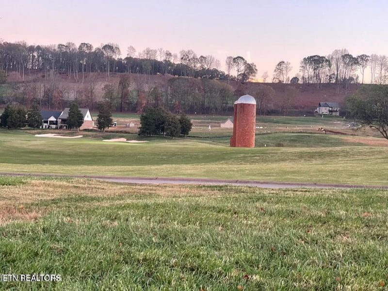 651 Eagle Pt Dr, Loudon, TN 37774