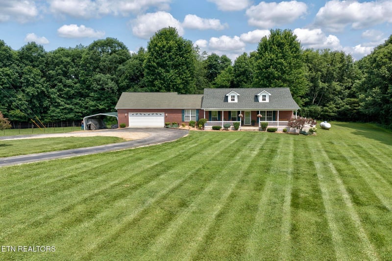 651 Highland Ln, Crossville, TN 38555