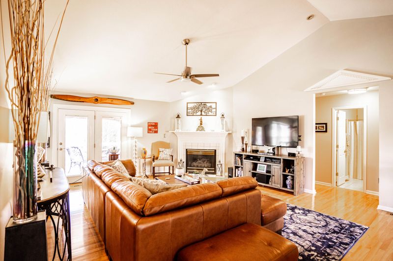 6510 Silver Fox Ln, Knoxville, TN 37909