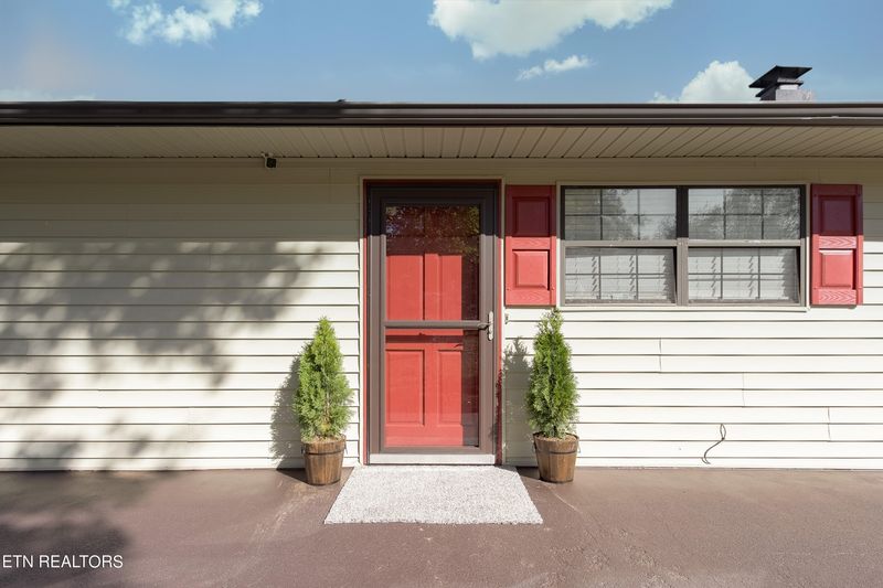 6513 Cate Rd, Powell, TN 37849