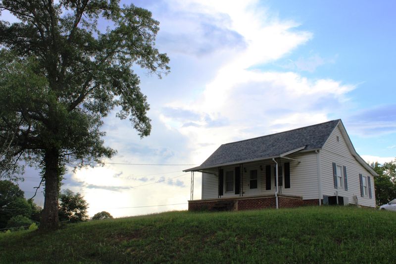 6513 Pine Grove Rd, Knoxville, TN 37914