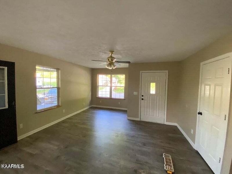 652 Hill St, Jellico, TN 37762